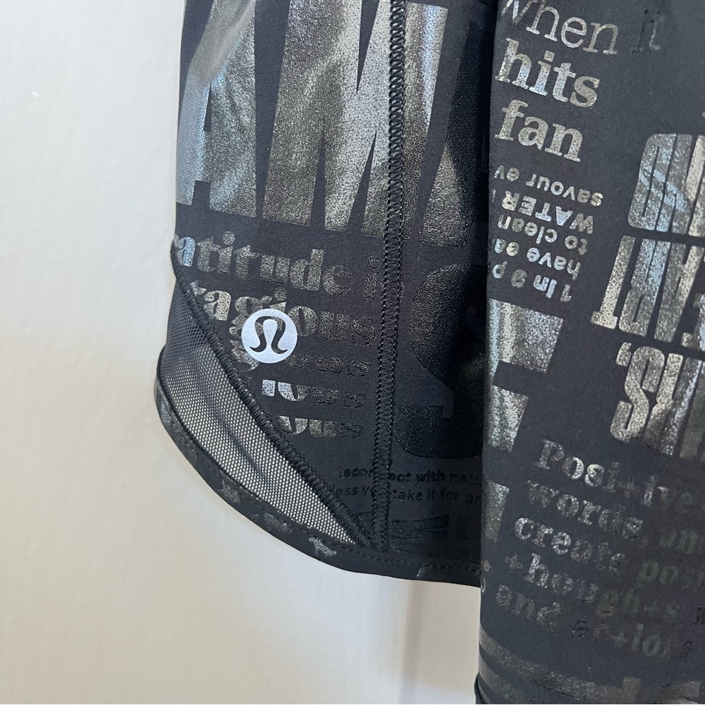 Lululemon Hotty Hot Low-Rise Lined Shorts 2.5” Black - Picture 5 of 8